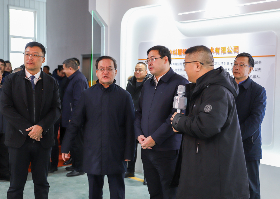 汇博机器人集团光伏机器人生产基地产品下线仪式隆重举行(图5)